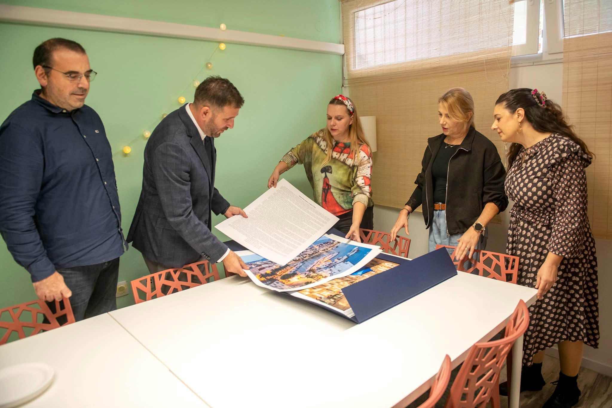 Gradonačelnik posjetio Udrugu Feniks Podrška mentalnom zdravlju i uključivanju u zajednicu (7) Gradonačelnik posjetio Udrugu Feniks Podrška mentalnom zdravlju i uključivanju u zajednicu
