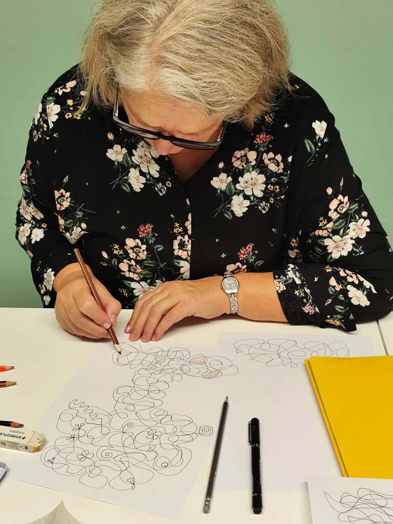 Radionica fraktalnog crtanja Žana Bajić Udruga Feniks Split (6) Radionica fraktalnog crtanja Žana Bajić Udruga Feniks Split